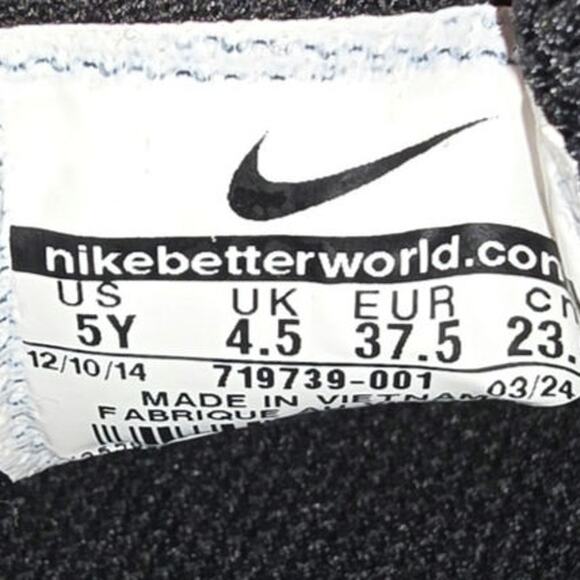 Nike Toki Low Black  and White Canvas Slip Ons, size Youth 5 Womens Size 7 - Picture 8 of 8